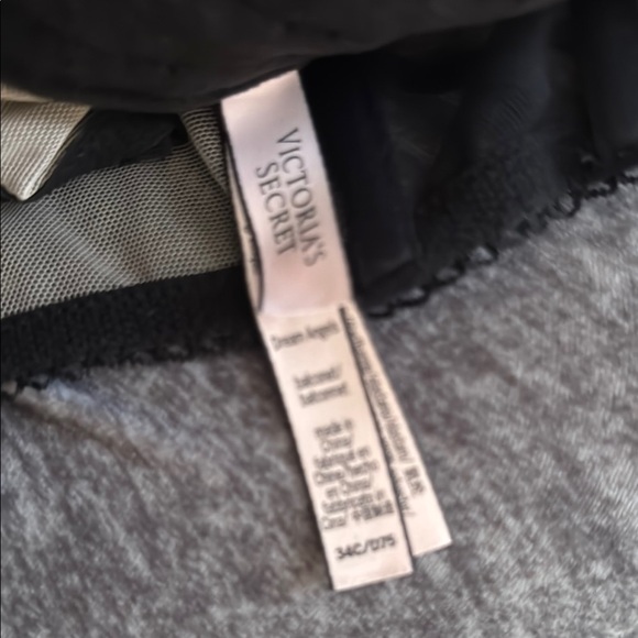 Victoria Secret Black Lace Longline Bra with Delicate Floral Design Size 34C - Picture 4 of 4